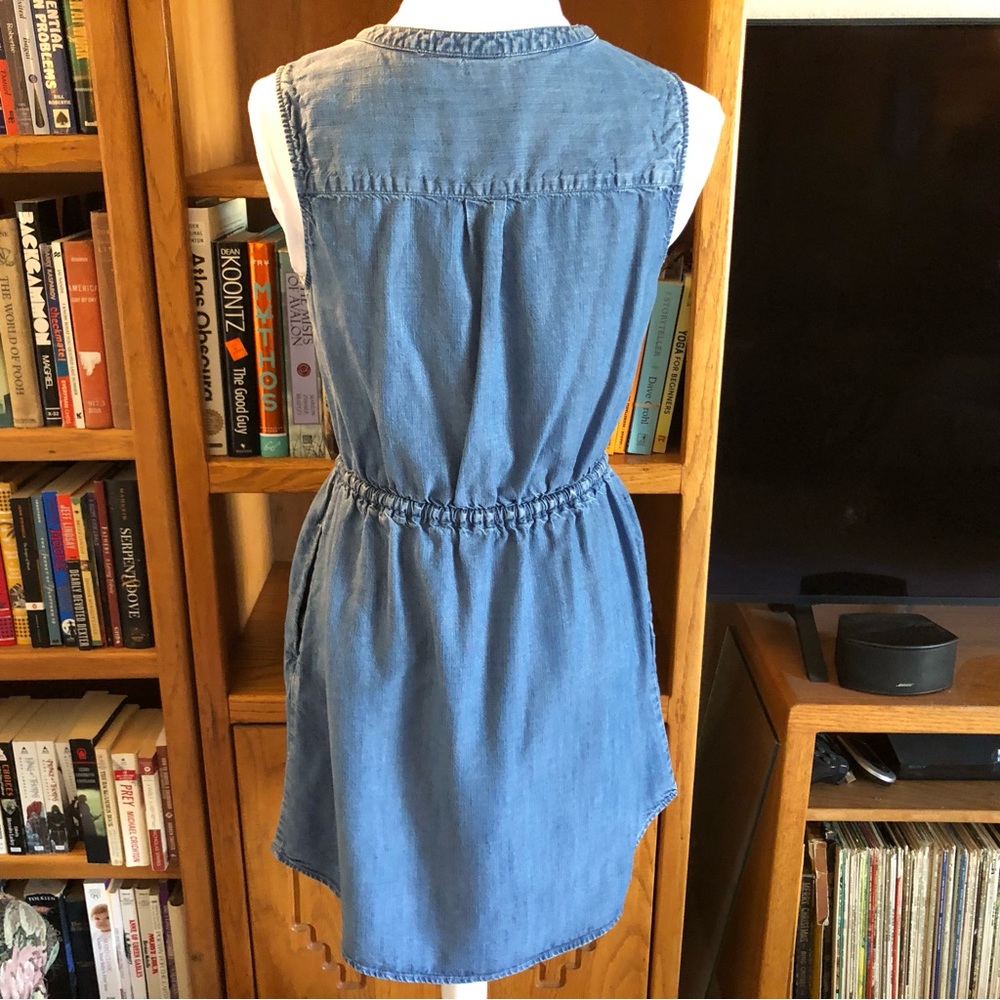 👗EUC Gap denim dress - Picture 2 of 5